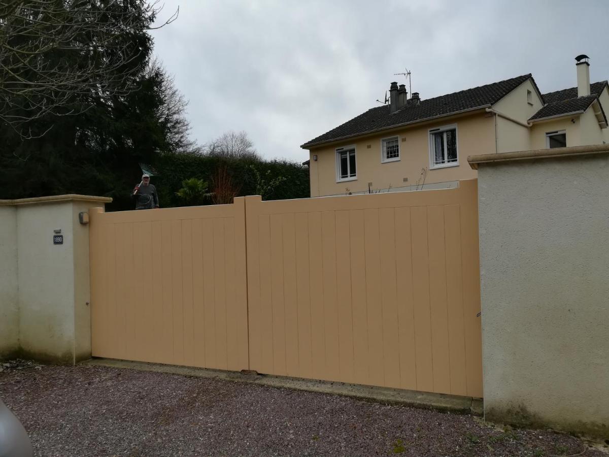 L'Accueil Bed & Breakfast Gueron Bagian luar foto